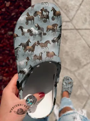 Horse Art Hole Slippers