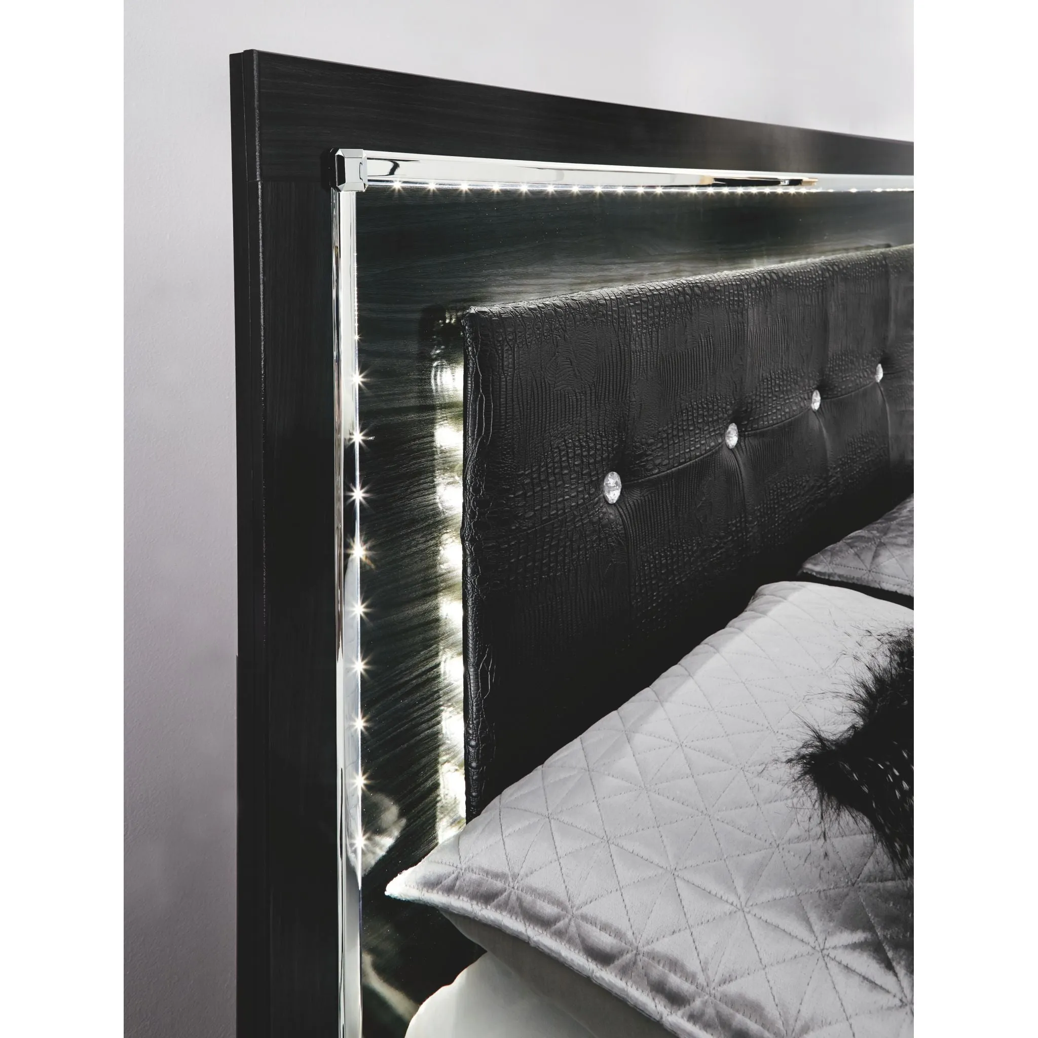 Kaydell Platform Bed - Black
