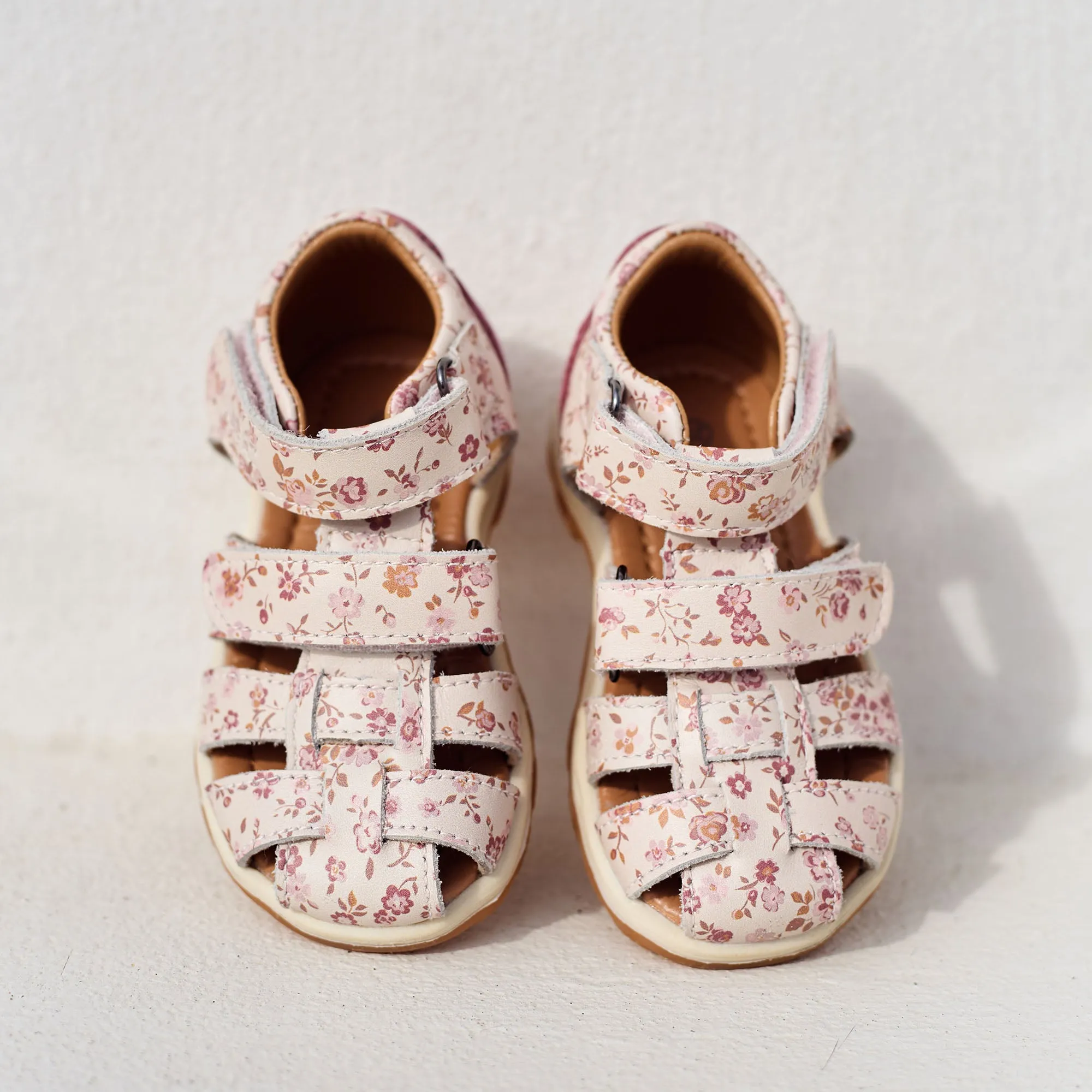 Sandal Frei - rose flowers
